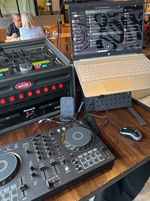 Music at Stix & Stones in Burr Ridge.